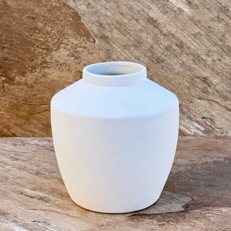 Florero Decorativo De Ceramica 17cm x 17cm x 18.5cm Florero Decorativo De Ceramica 17cm x 17cm x 18.5cm