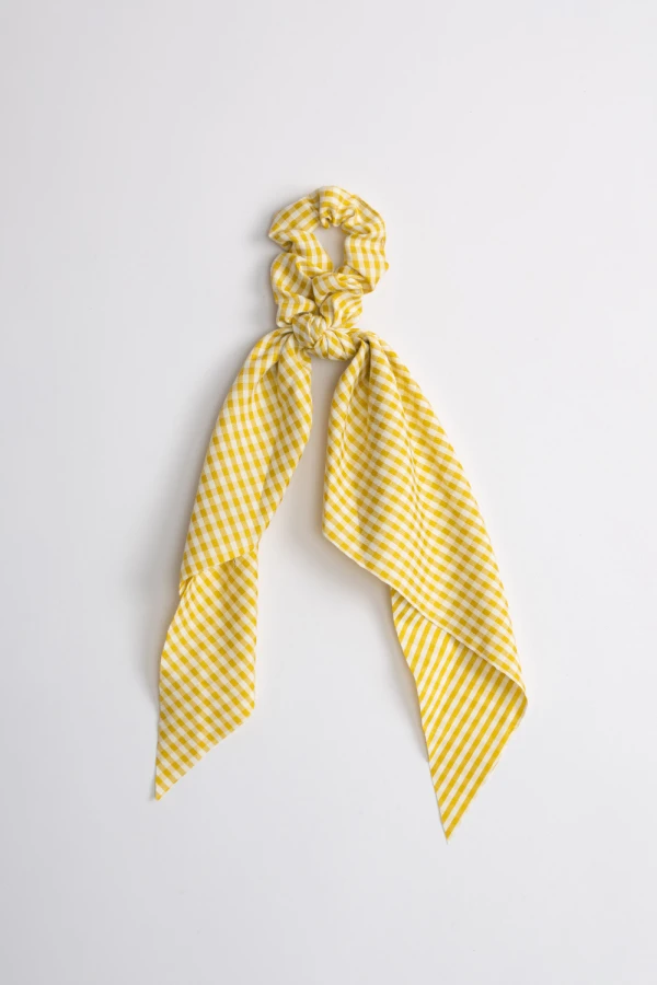 Scrunchie de tela con moña Mostaza Y Crudo