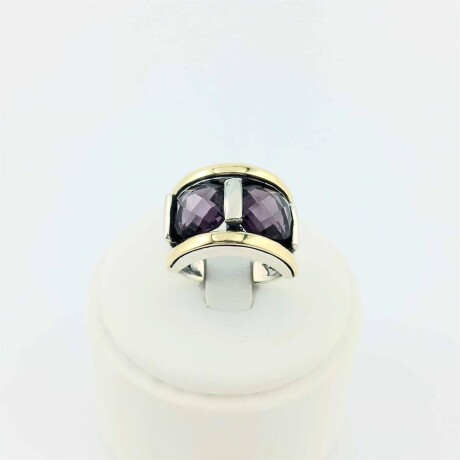 Anillo de Plata 925 con double de Oro 18k y dos Circonias violetas. Anillo de Plata 925 con double de Oro 18k y dos Circonias violetas.