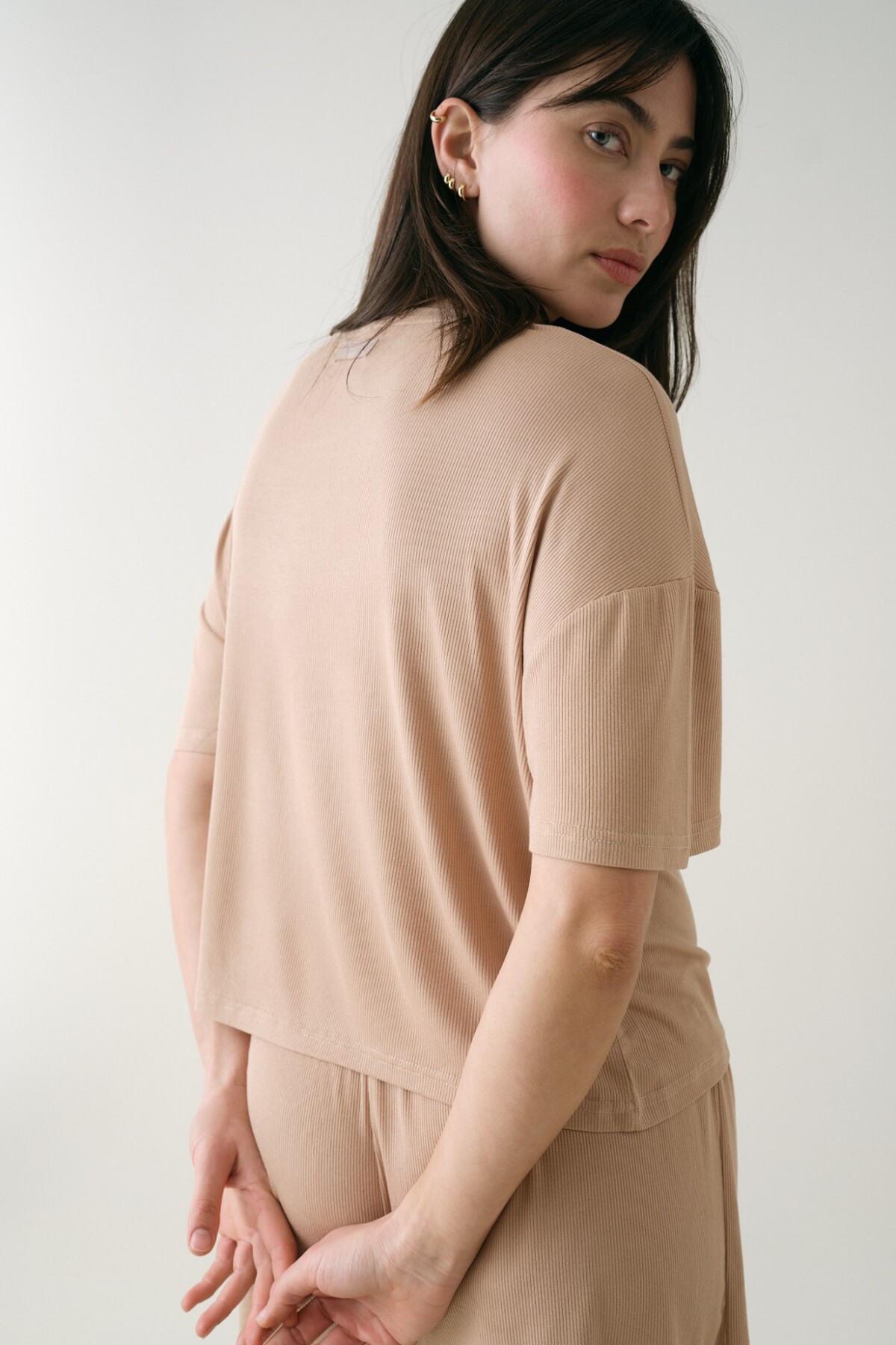 Remera Boxy Rib Tostado