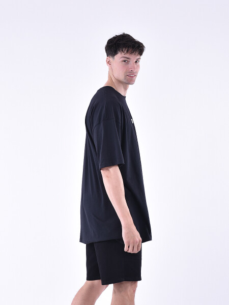 REMERA TIMELESS NEGRO