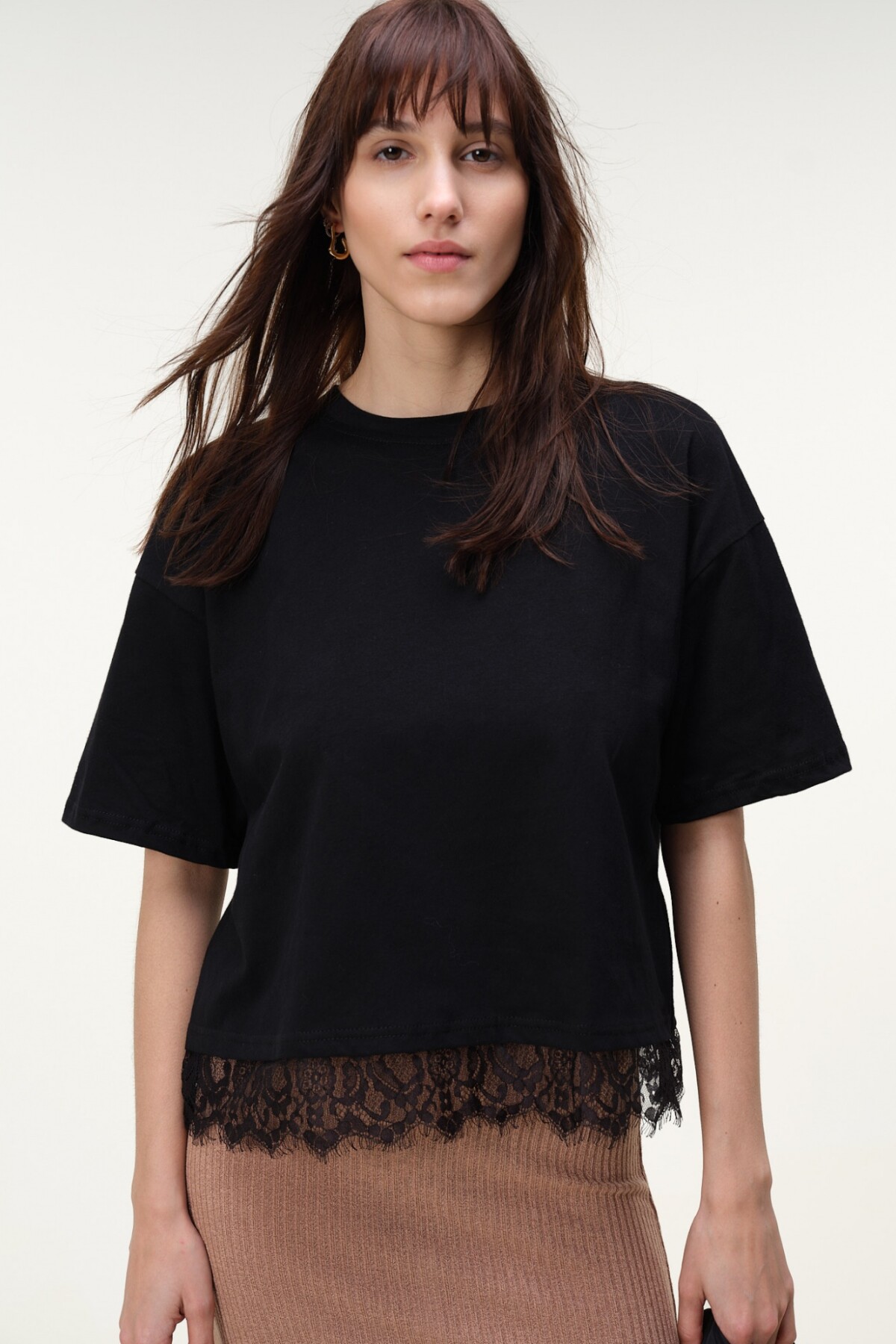 Remera Boxy Algodón Encaje Negro