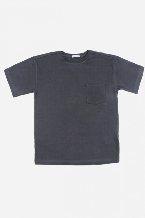 Remera con bolsillo GRIS OSCURO