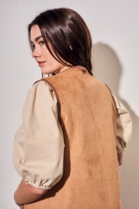 Chaleco Bordados Reversible Gamuza Mocha