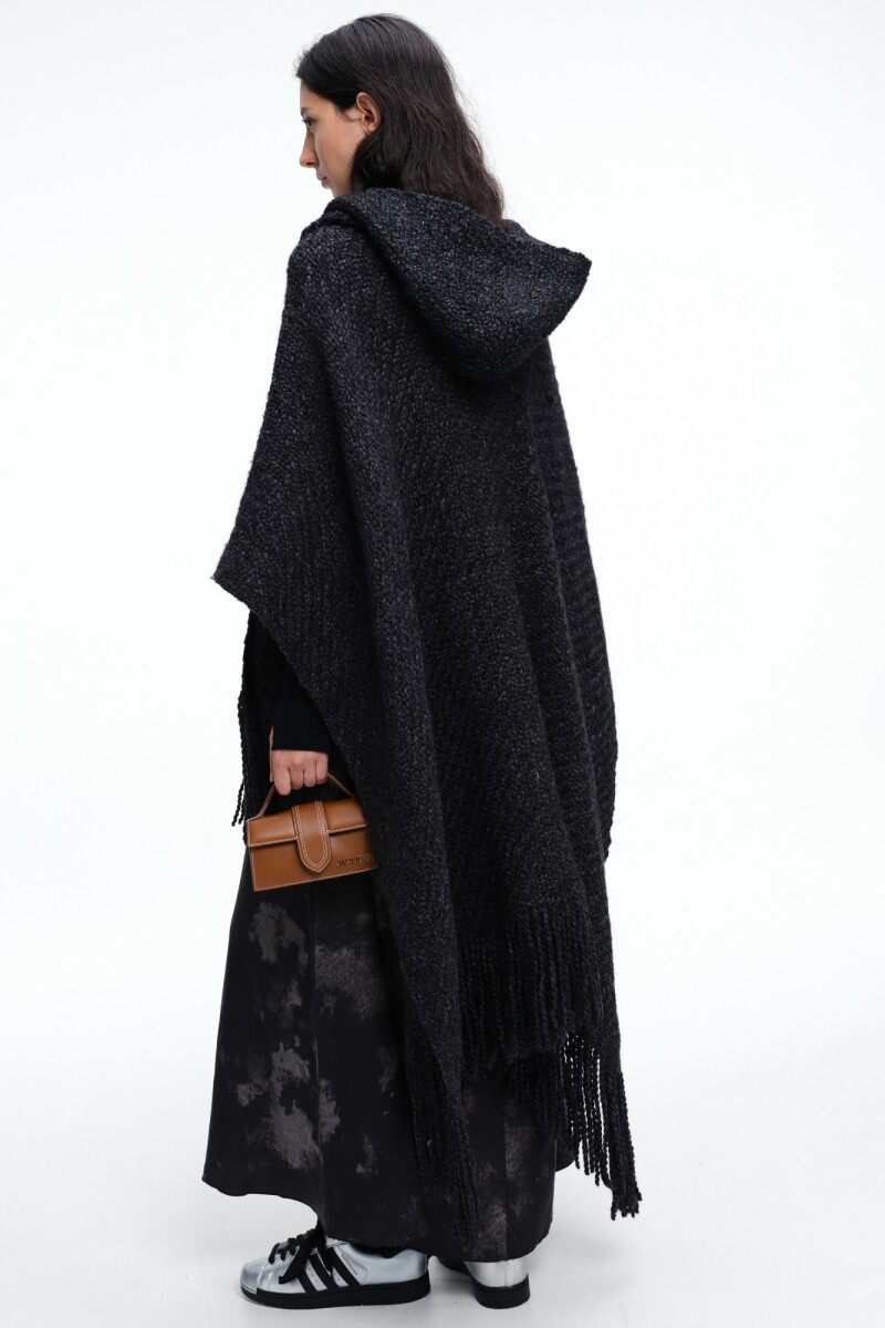 RUANA CAPUCHA Y BUFANDA Negro