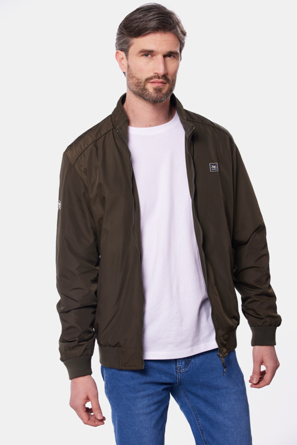 CAMPERA LIVIANA CON PUÑOS Verde