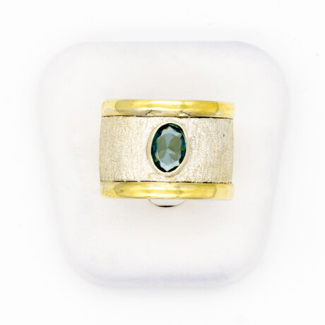 Anillo de plata 925, double en oro 18 ktes y circonia. Anillo de plata 925, double en oro 18 ktes y circonia.