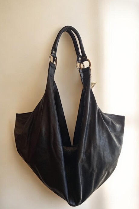 Cartera Murciélago Línea Ottenta Cartera Murciélago Línea Ottenta