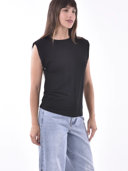 REMERA BUZIOS NEGRO