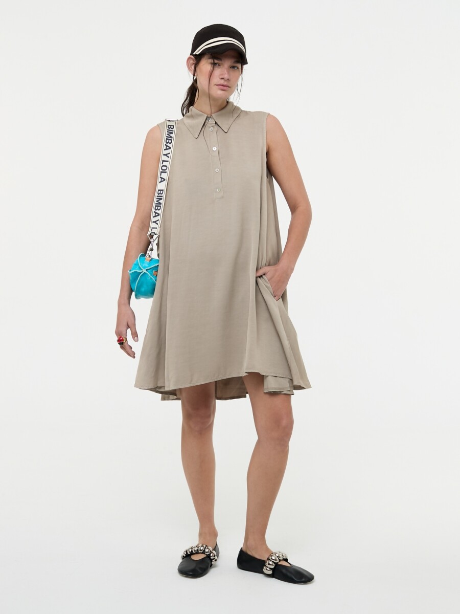 VESTIDO CORTO CON CUELLO 