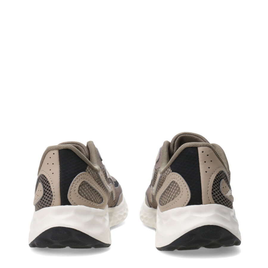 Championes de Mujer New Balance Fresh Foam Arishi v4 Marrón - Negro