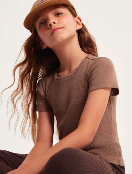 BLUSA CON BORDADO EN TELA ACANALADA MARRÓN