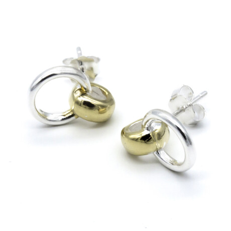 Par de caravanas de plata 925 con baño de oro amarillo. Par de caravanas de plata 925 con baño de oro amarillo.