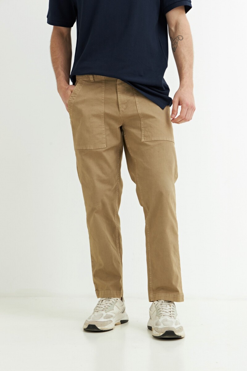 Pantalón con bolsillos VERDE OLIVA