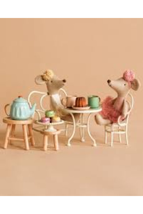 MESA ,SILLA Y BANCO MAILEG MESA ,SILLA Y BANCO MAILEG