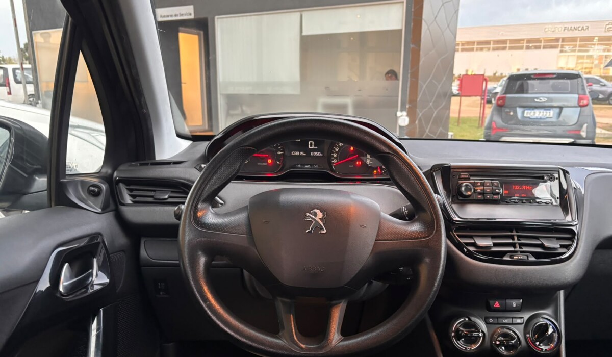 Peugeot 208 Access 1,0 - 2014 Peugeot 208 Access 1,0 - 2014