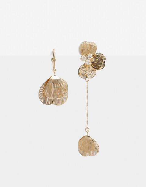 Aros Colgantes Largos Metal Aros Asimétricos Flor Dorada - Dorado