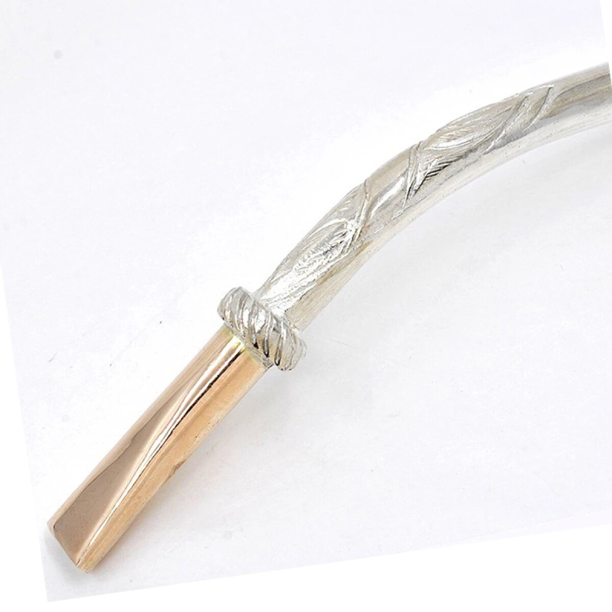 Bombilla de plata y oro gruesa cincelada 