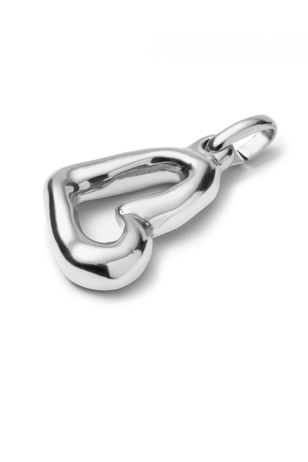 CHARM BAÑADO EN PLATA DE LEY CON FORMA CORAZON GRANDE. Charm