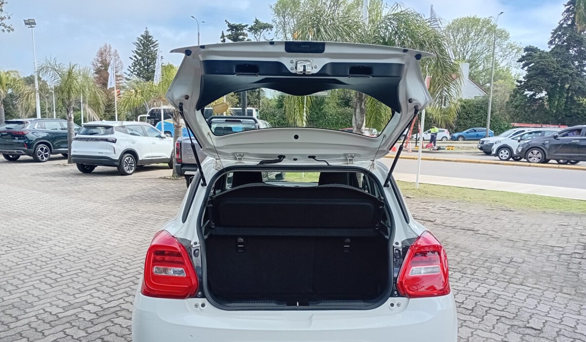 Suzuki Swift 1.2 GL MT - 2021 Suzuki Swift 1.2 GL MT - 2021