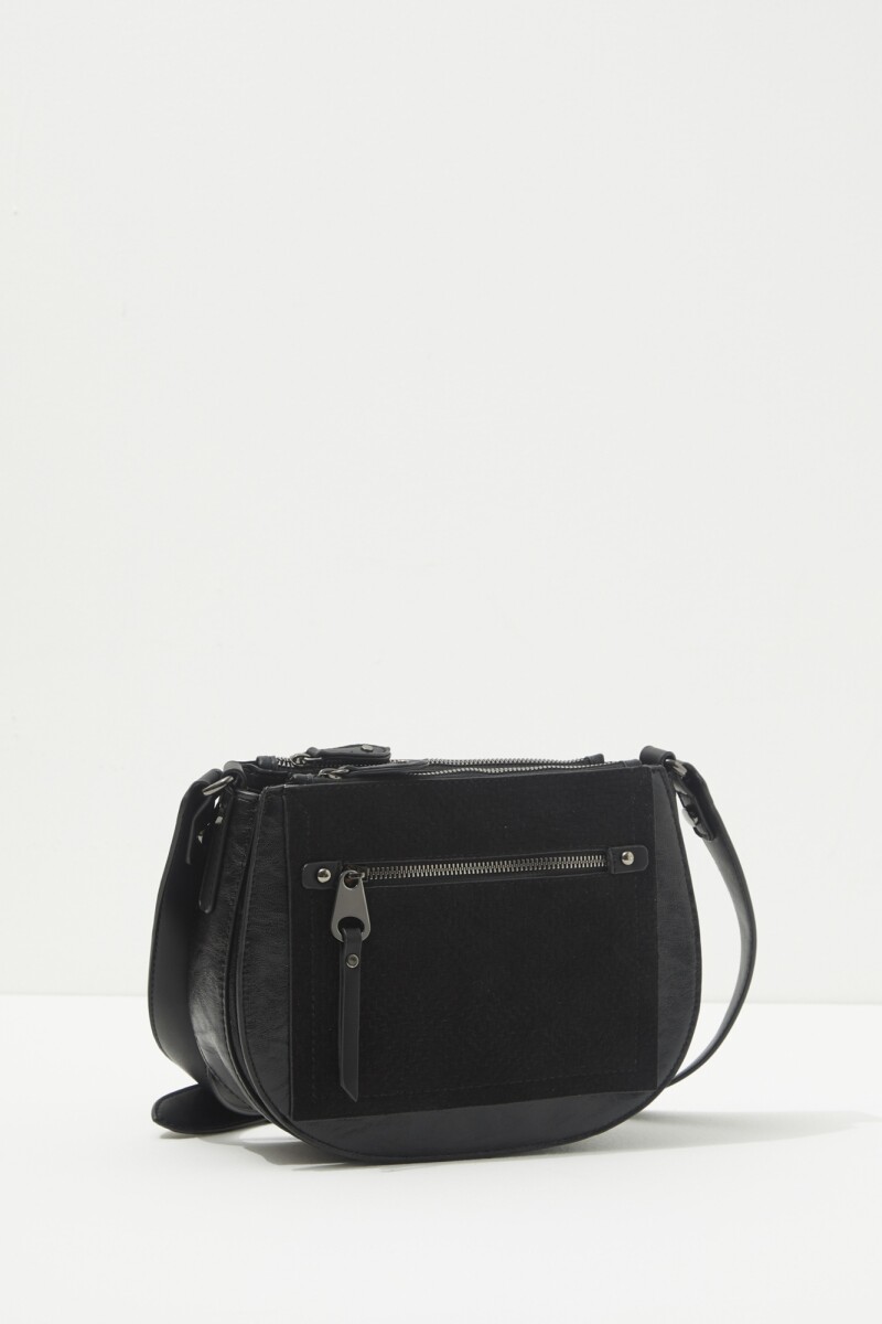 Bandolera con aplique texturado negro