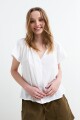 Blusa manga corta con frunce en hombros BLANCO