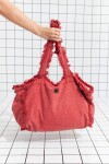 Bolso lavado con detalles deflecados rojo