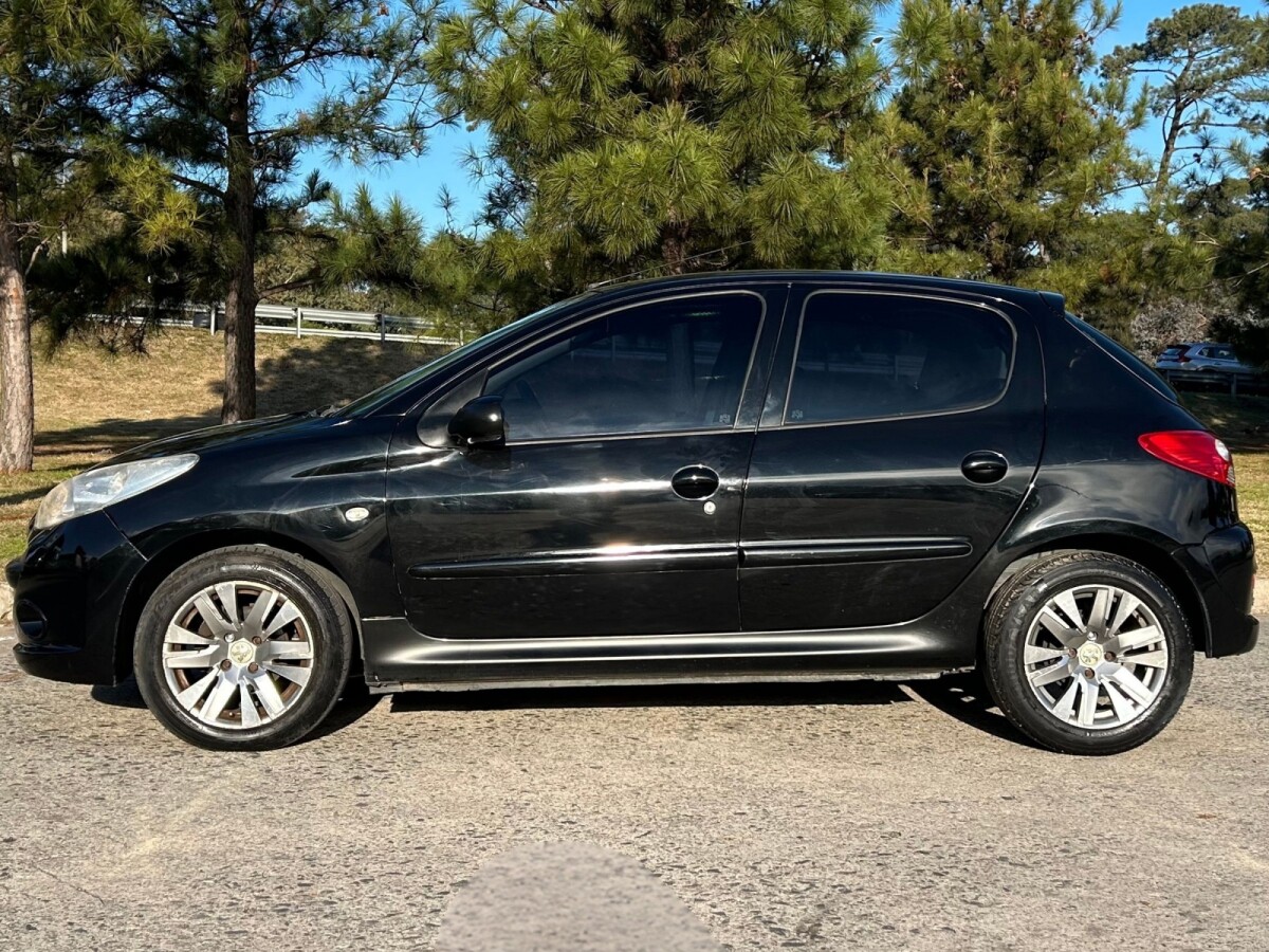 Peugeot 207 1.4 EXCELENTE ESTADO! | Permuta / Financia Peugeot 207 1.4 EXCELENTE ESTADO! | Permuta / Financia