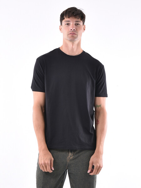 REMERA EDESSA NEGRO
