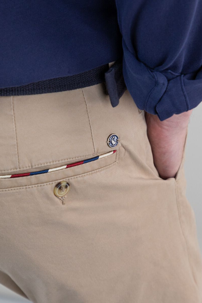 Pantalón Chino Beige