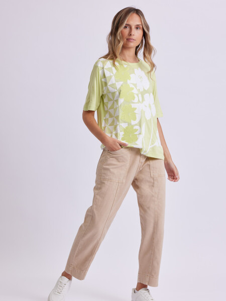 Pantalón jean liviano carrot Beige