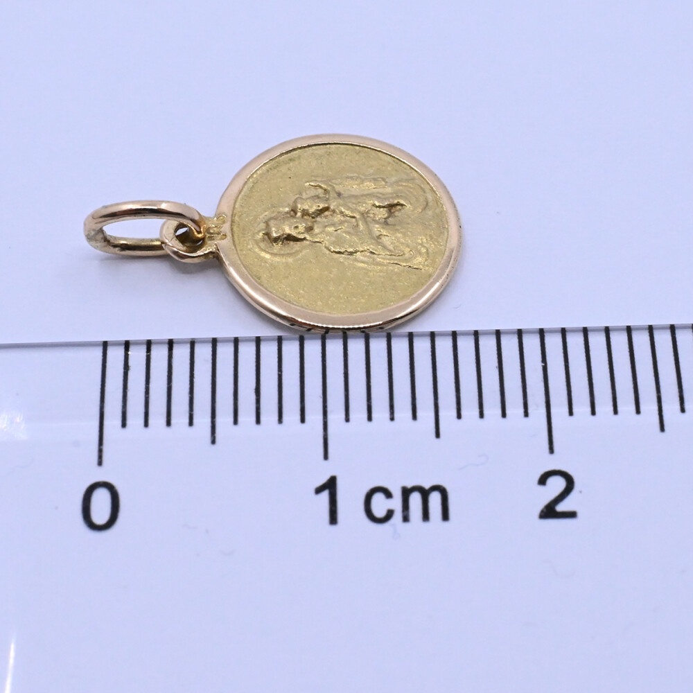 Medalla oro 18k escapulario. Medalla oro 18k escapulario.