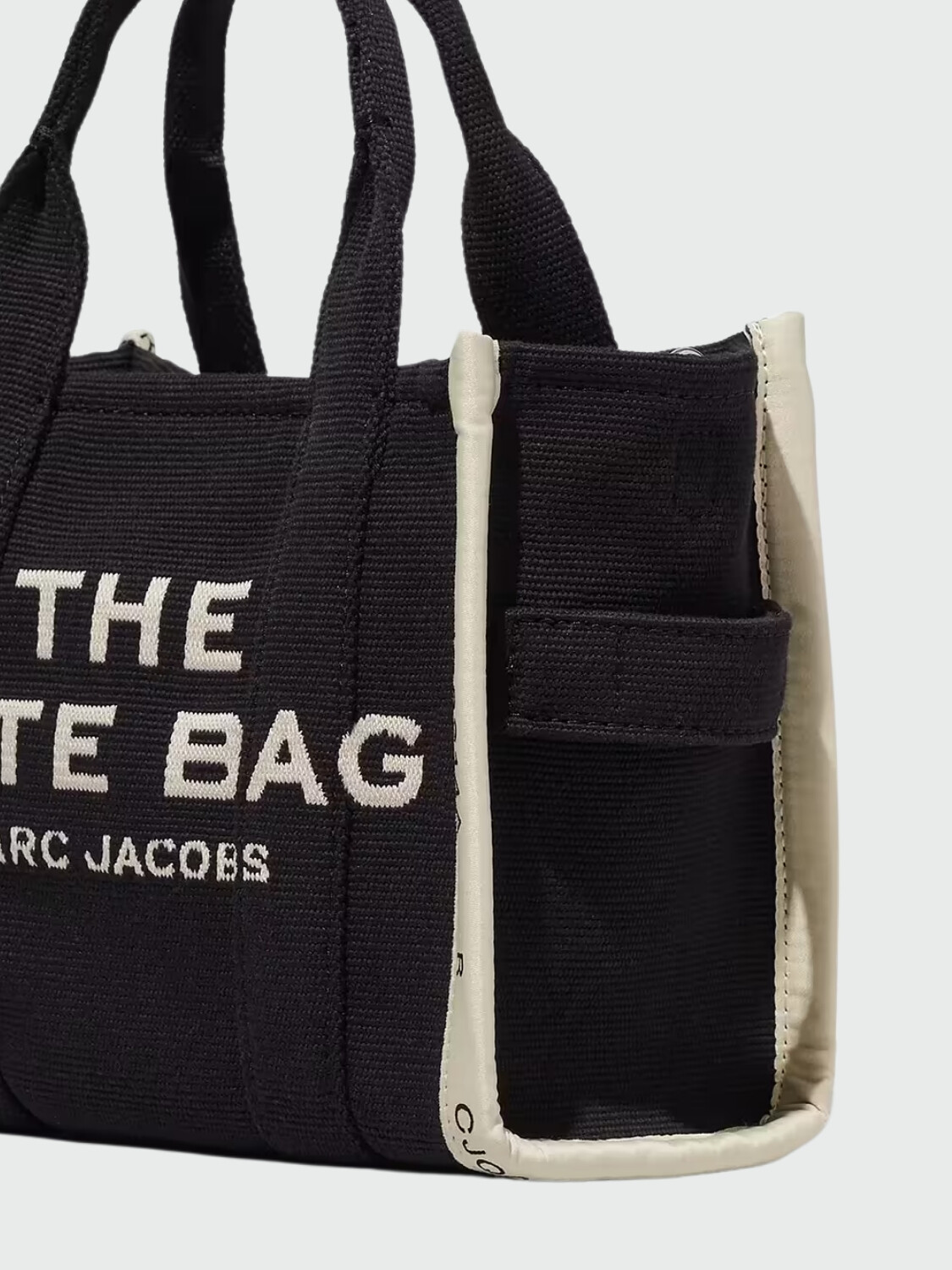 MARC JACOBS - THE SMALL TOTE 001