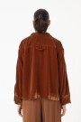 Camisa con bolsillos delantero Marron