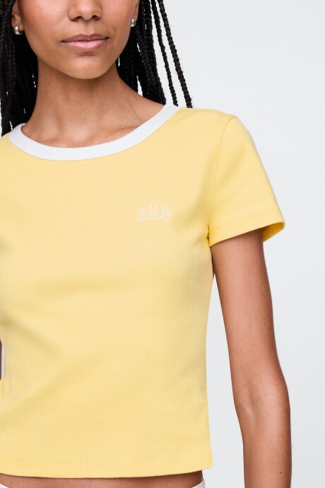 Remera Mini Logo Gap Mujer Pale Banana 12-0824Tcx