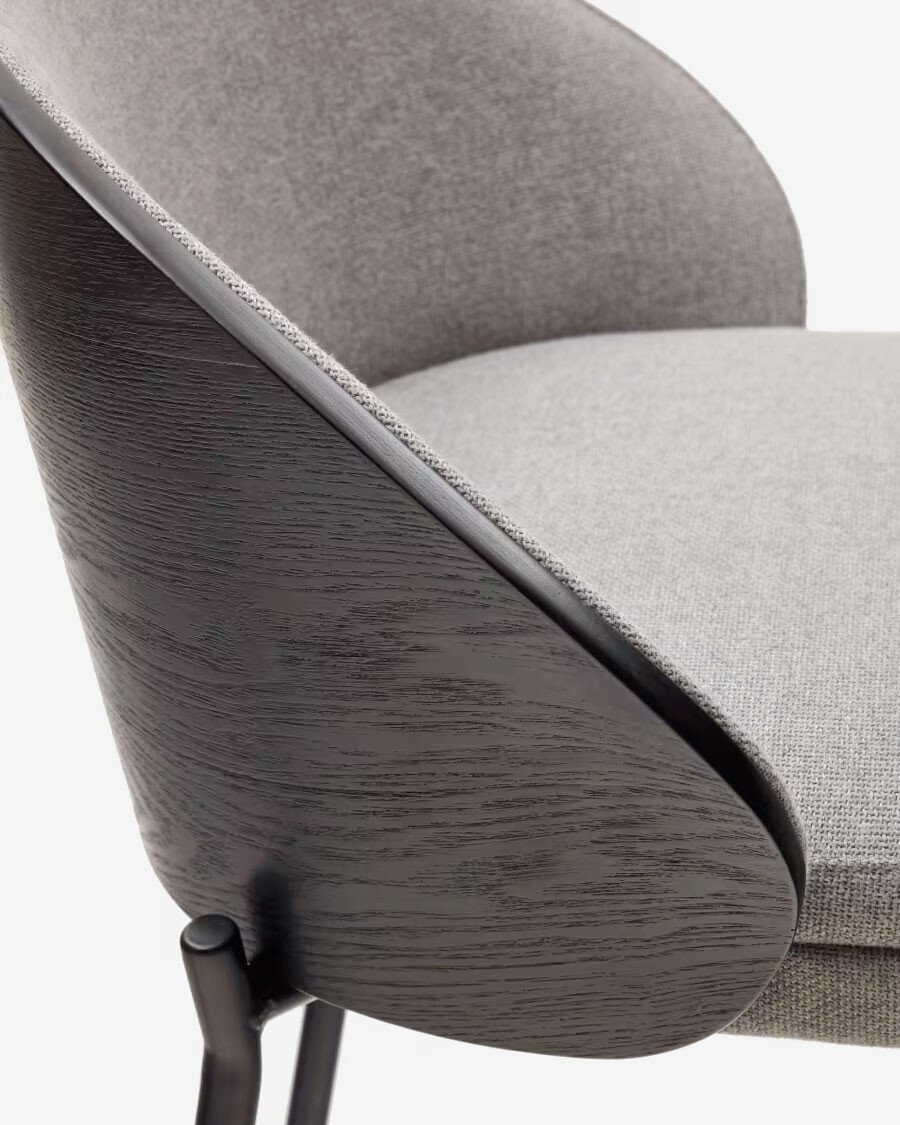 Taburete Eamy gris claro chapado en fresno con acabado negro y metal negro altura 77 cm