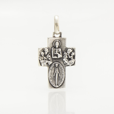 Cruz religiosa de plata 900 con imágenes, 3cm*2cm. Cruz religiosa de plata 900 con imágenes, 3cm*2cm.
