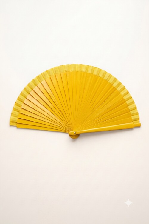 Abanico de madera amarillo