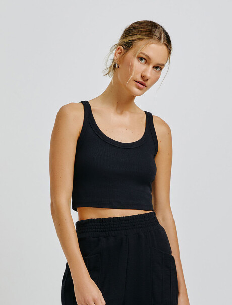 TOP CUELLO EN U EN TELA ACANALADA NEGRO