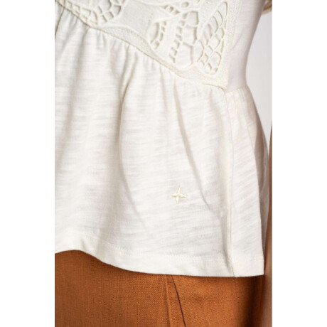 Remera Algodón Calados Nácar