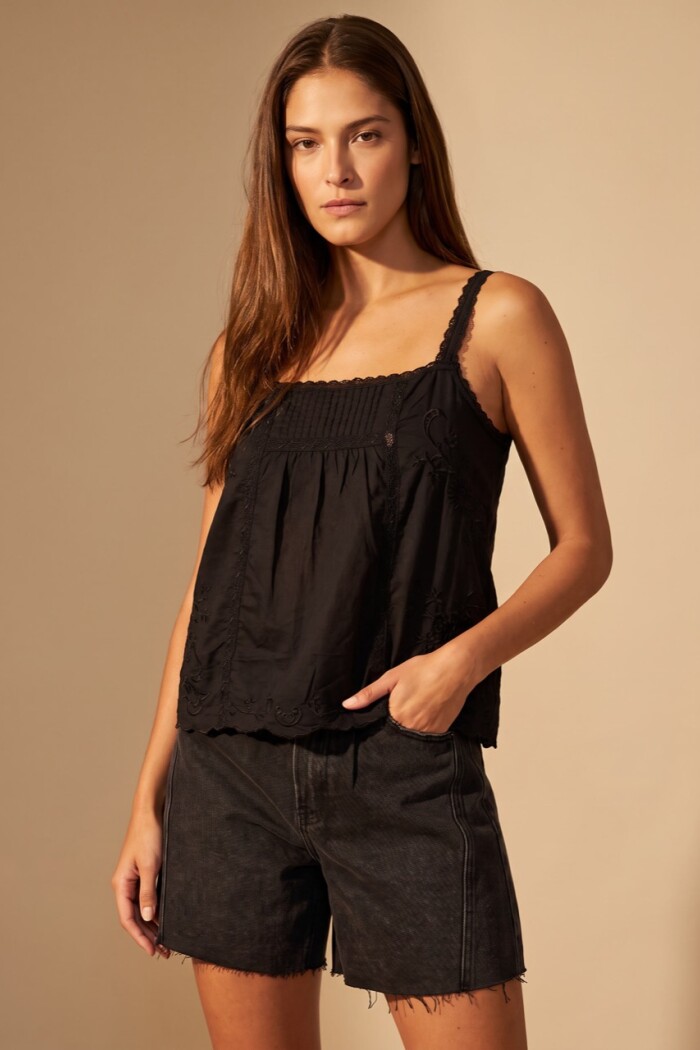 Blusa Bordada Negro