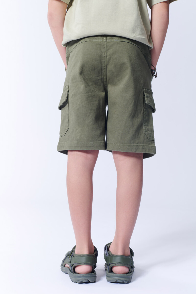Bermuda cargo bolsillo Verde