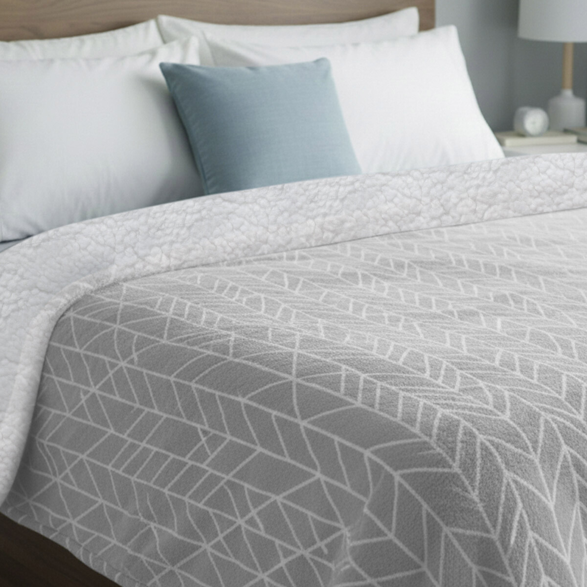 Frazada con Corderito King Size Home Class 240 x 260 cm - GEOM GRIS 