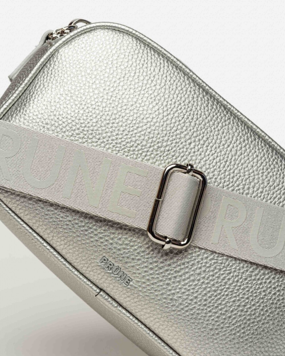 Bandolera Adisa En Efecto Cuero Plata