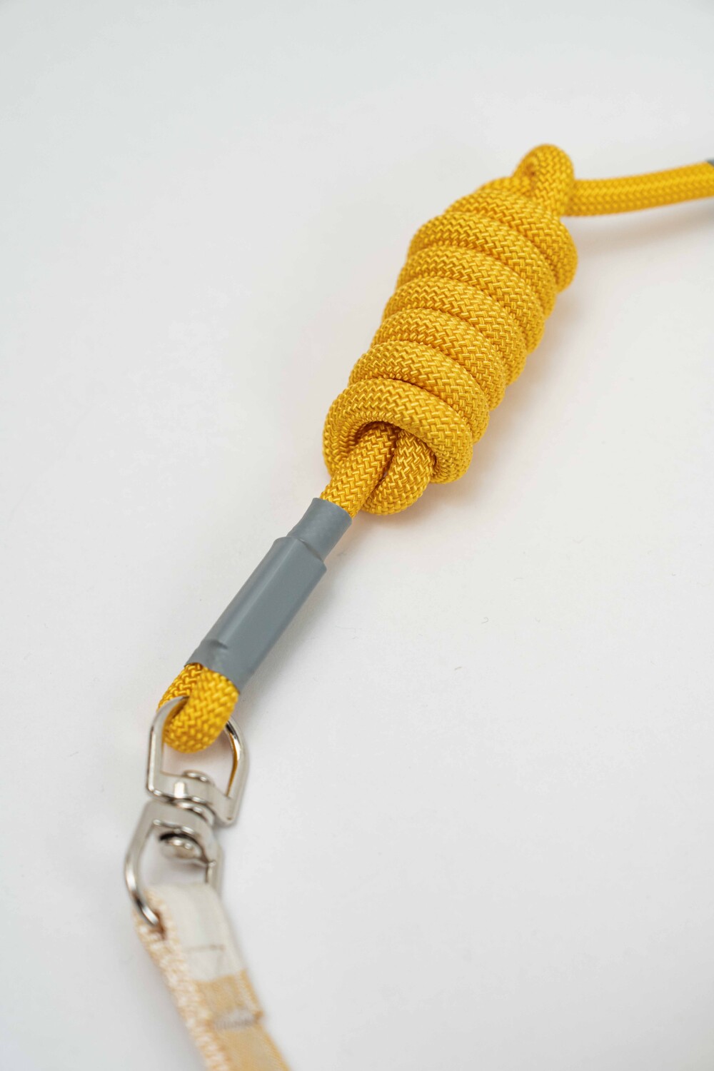 Accesorio Pretal Con Correa Beige