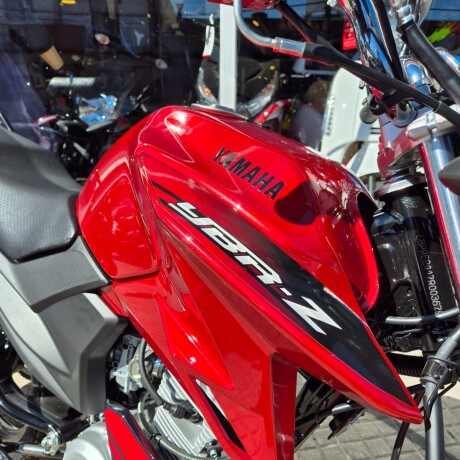 Yamaha YBRZ Rojo