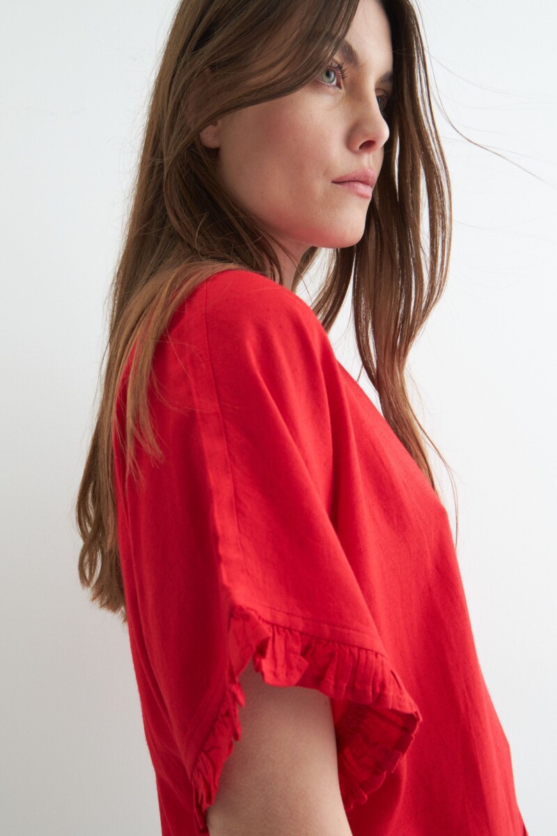 Blusa escote base con volados rojo