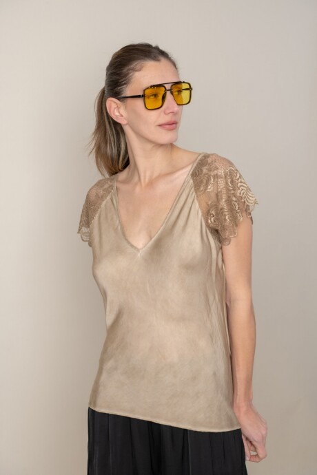 BLUSA NASHIRA Camel