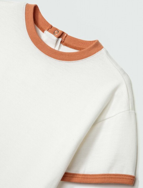 CAMISETA INFANTIL CON ESTAMPA BEIGE
