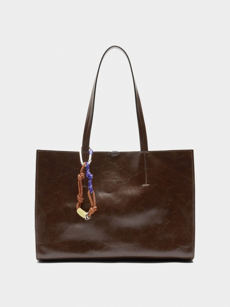 Bolso Shopper Con Colgante marron